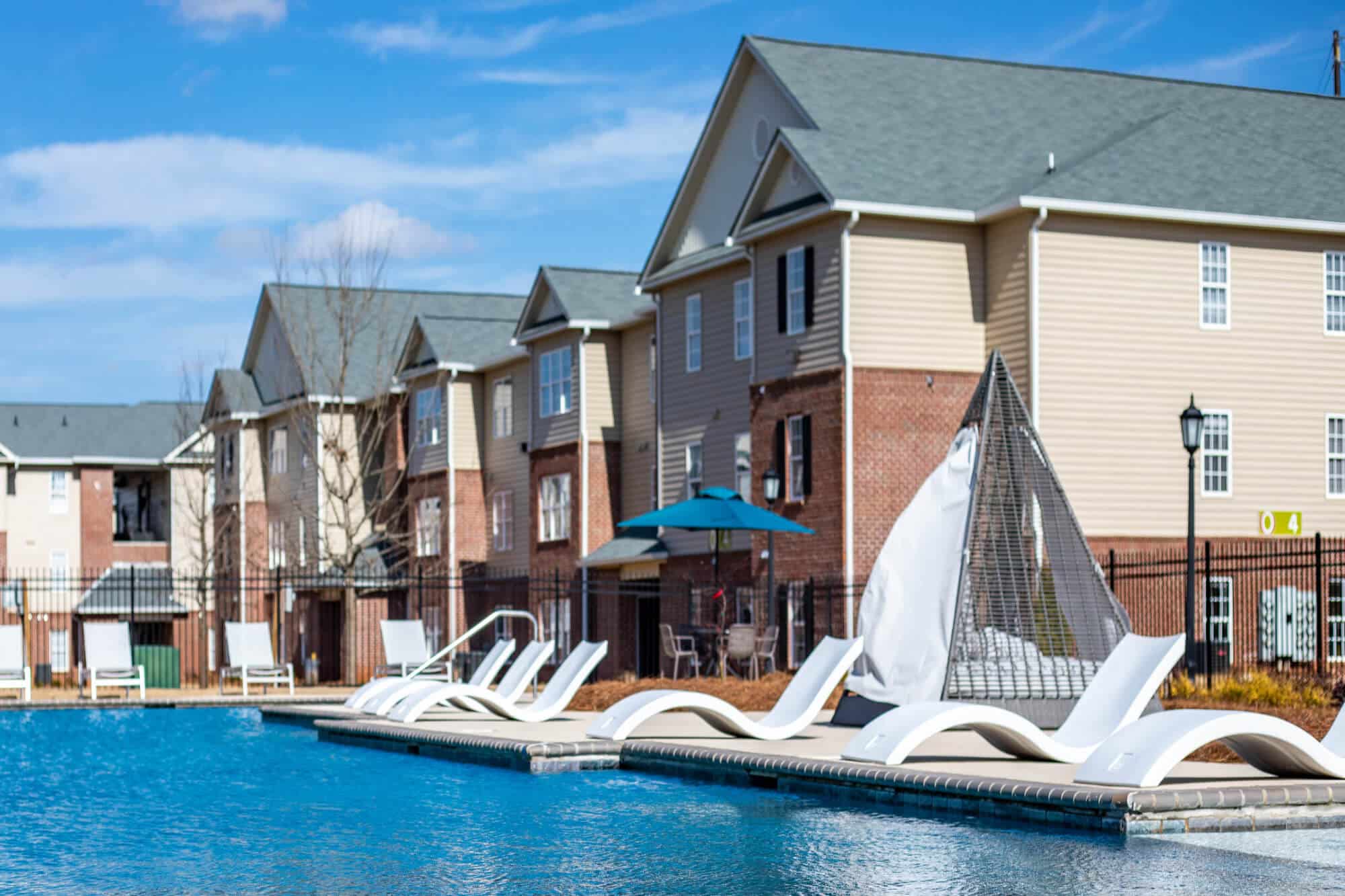 resort style pool gamecock village apartments off campus student apartments near jacksonville state university jsu alabama4